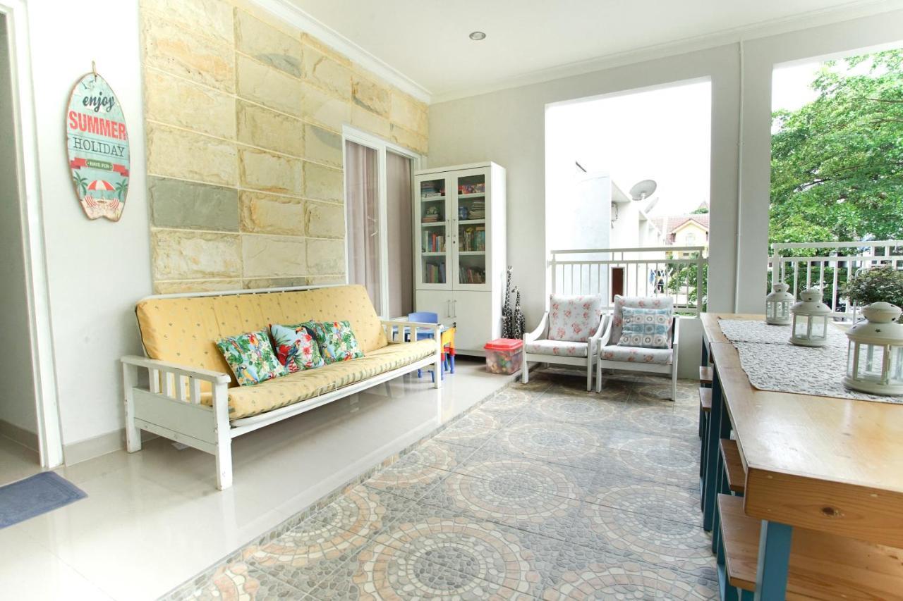 Inni Homestay Malang Esterno foto