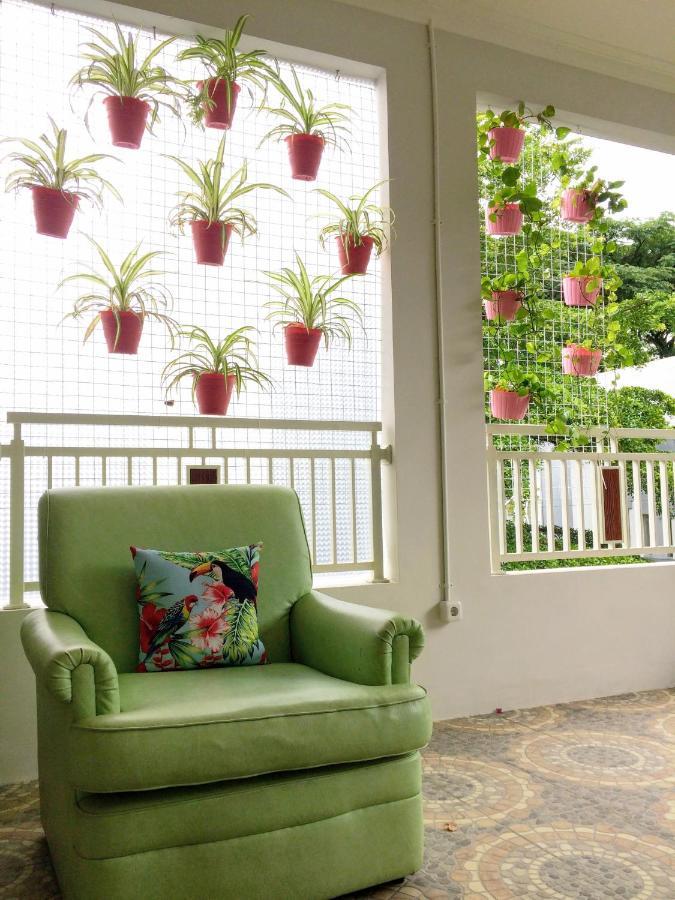 Inni Homestay Malang Esterno foto