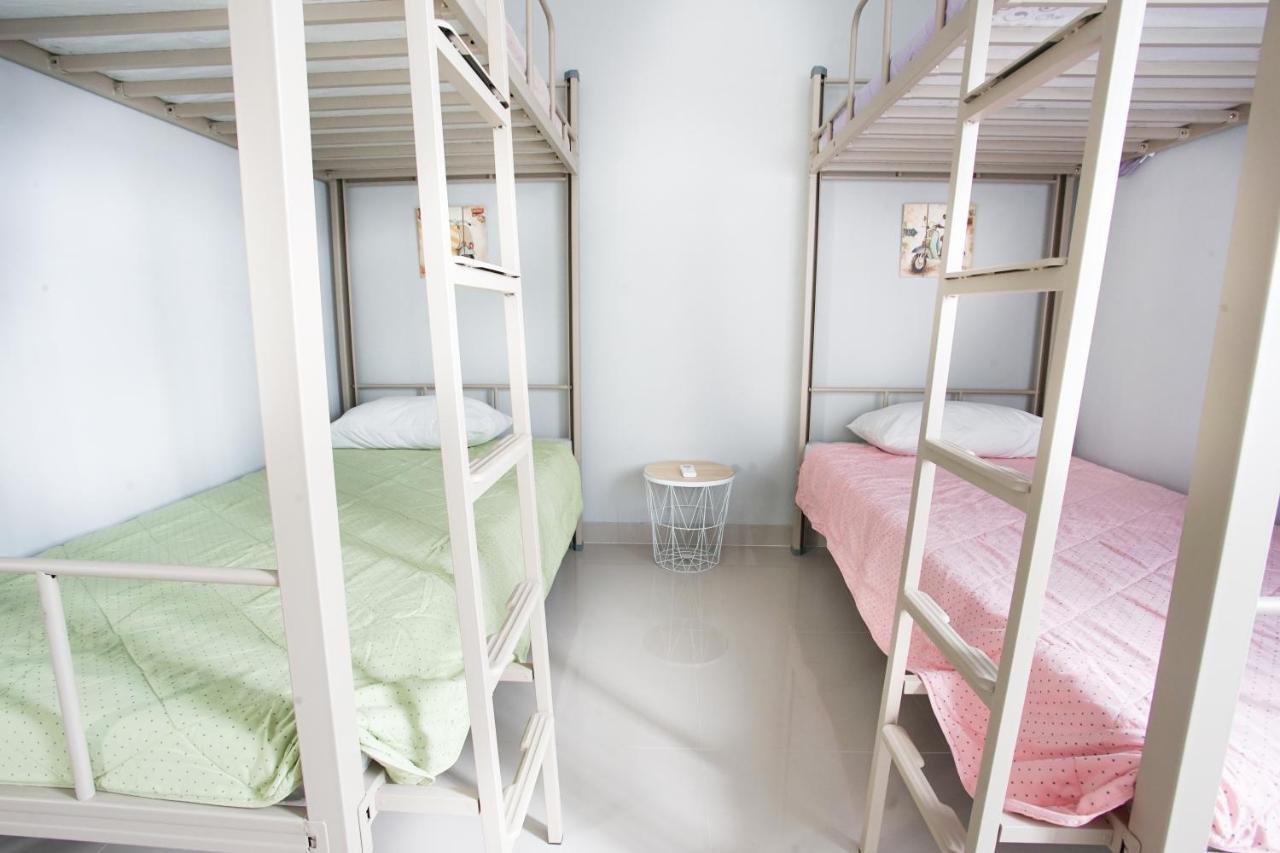 Inni Homestay Malang Esterno foto