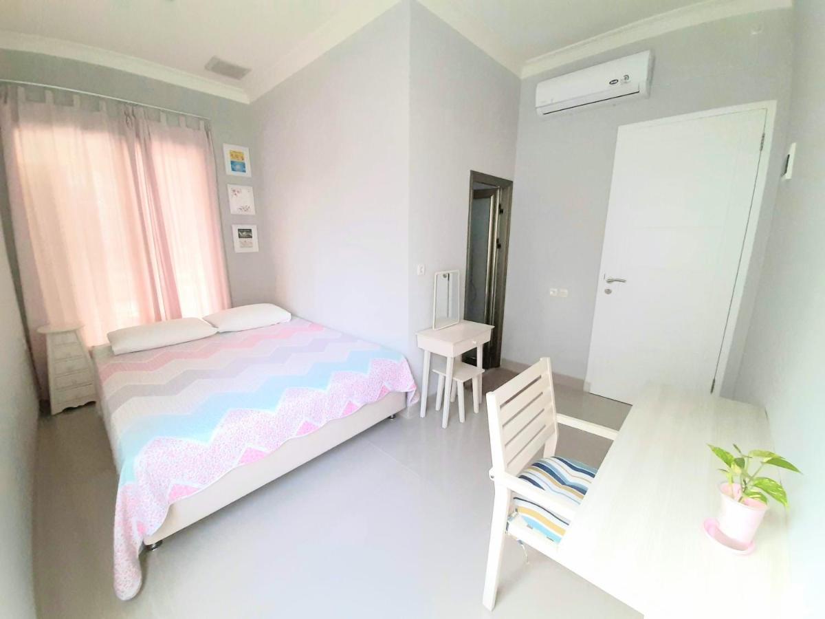 Inni Homestay Malang Esterno foto