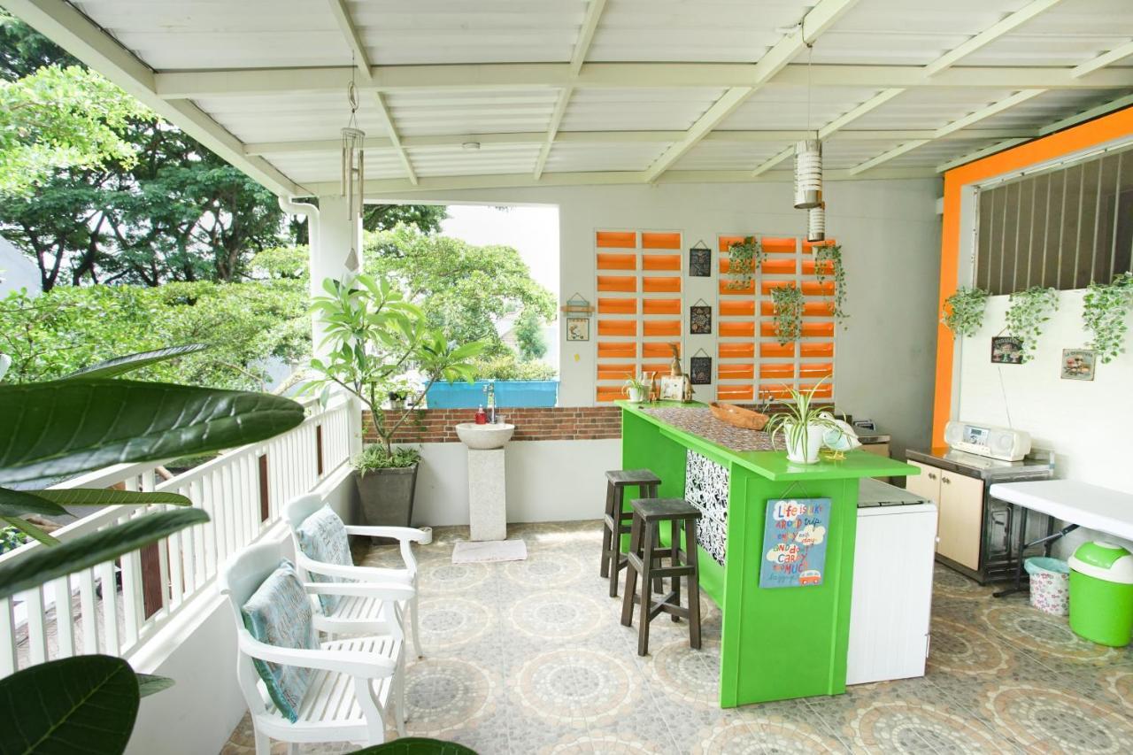 Inni Homestay Malang Esterno foto