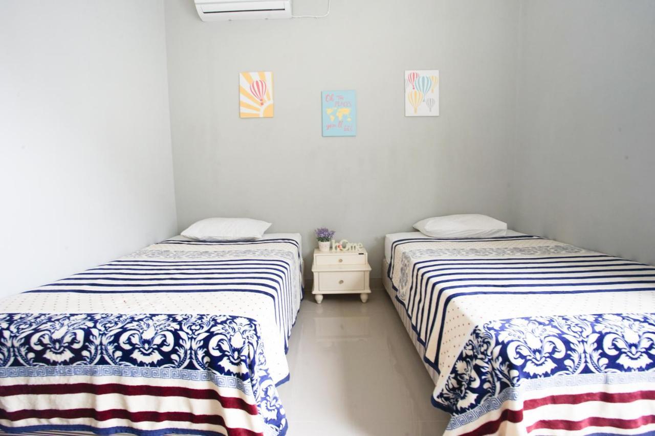 Inni Homestay Malang Esterno foto
