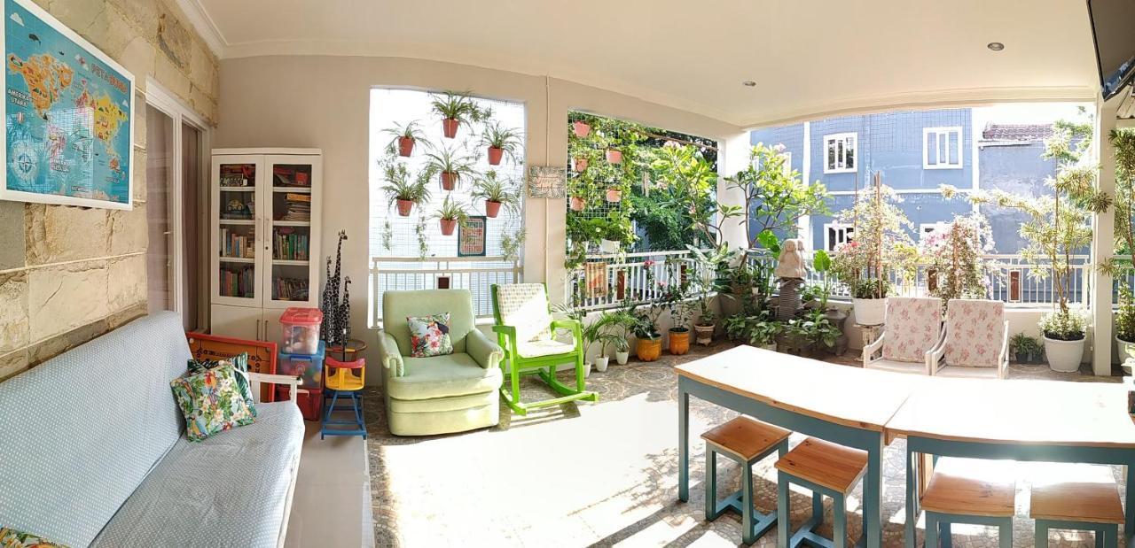 Inni Homestay Malang Esterno foto