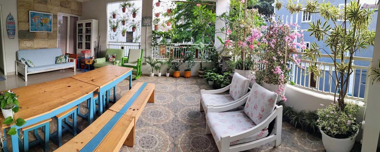 Inni Homestay Malang Esterno foto