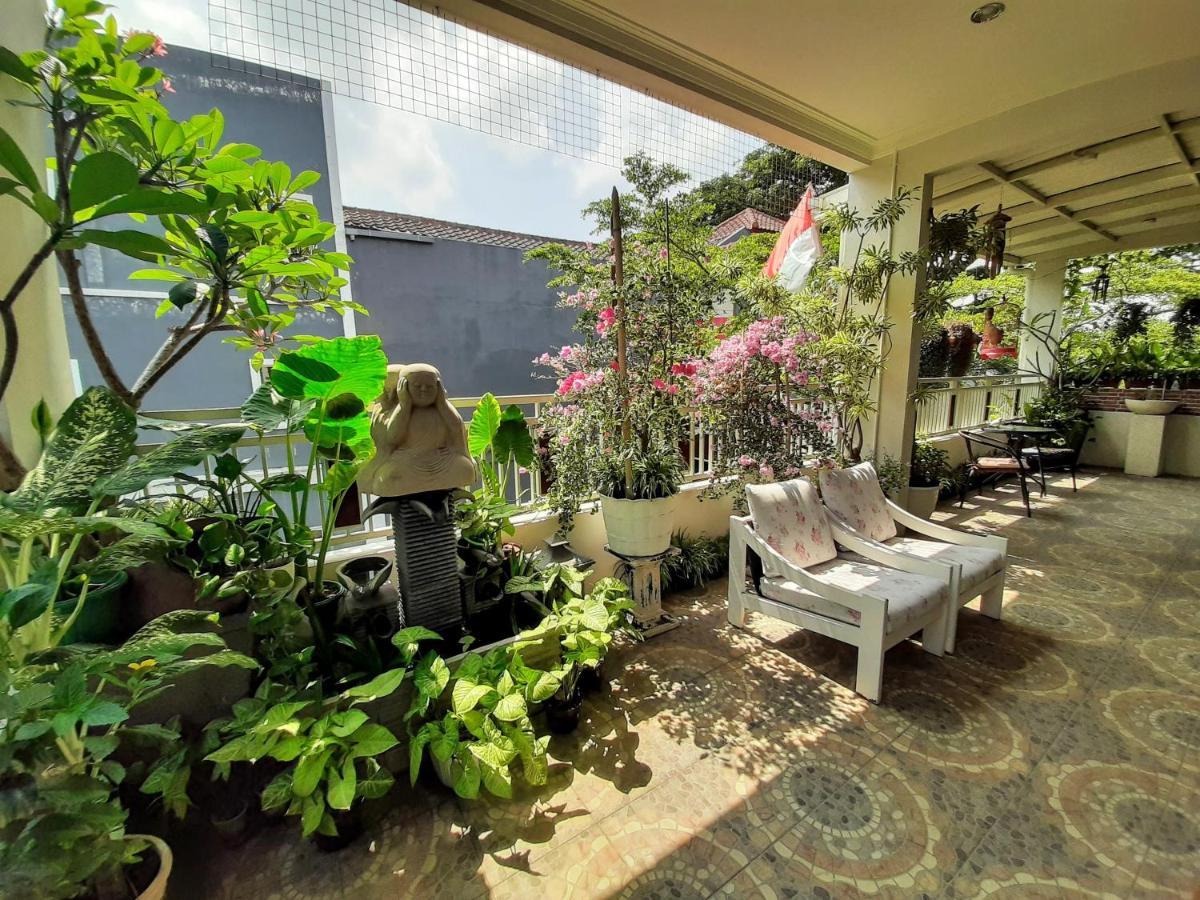 Inni Homestay Malang Esterno foto