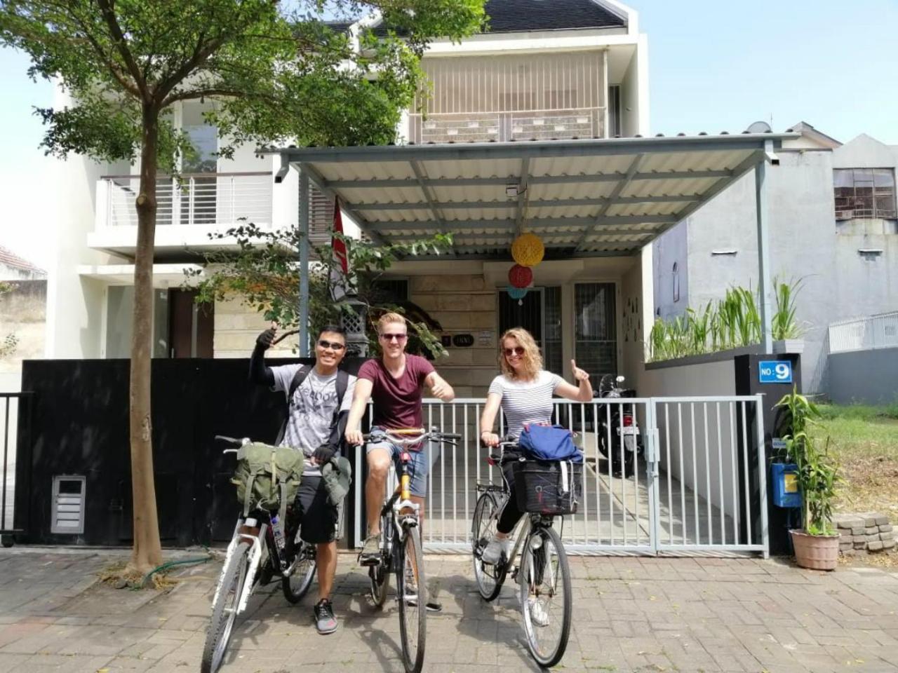 Inni Homestay Malang Esterno foto