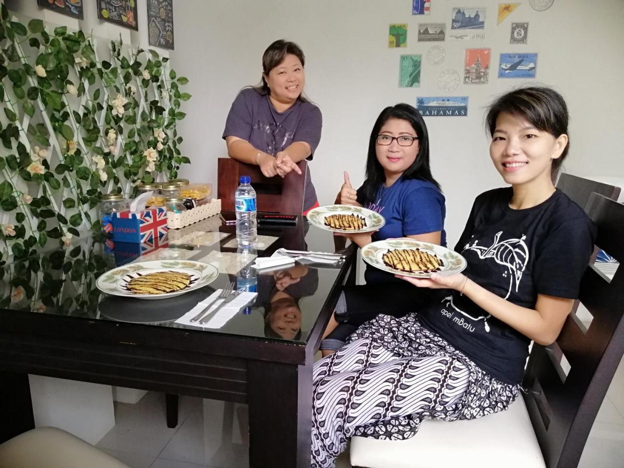 Inni Homestay Malang Esterno foto