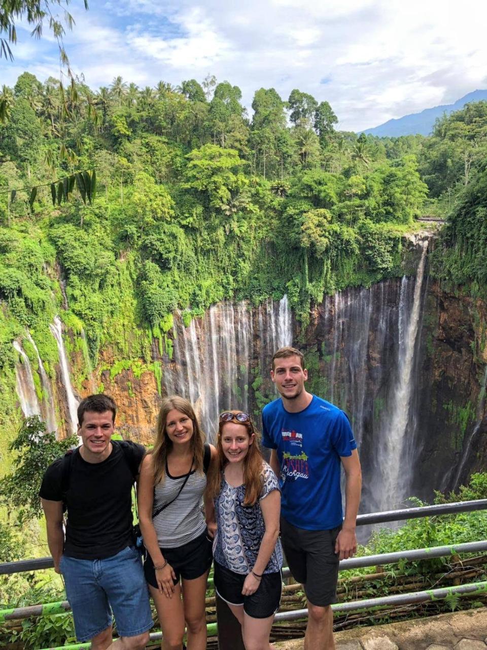 Inni Homestay Malang Esterno foto