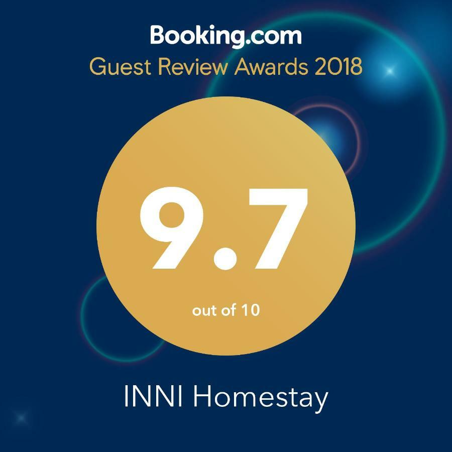 Inni Homestay Malang Esterno foto