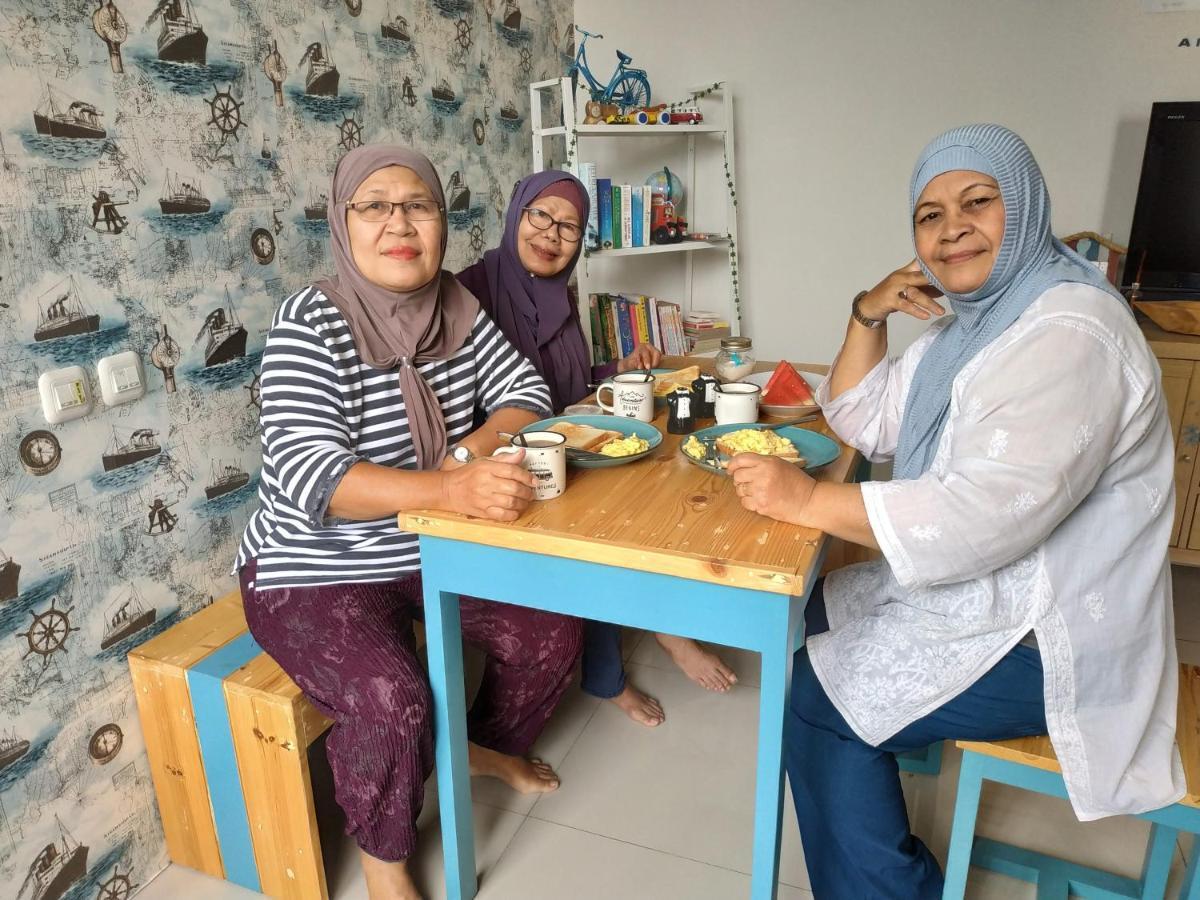 Inni Homestay Malang Esterno foto