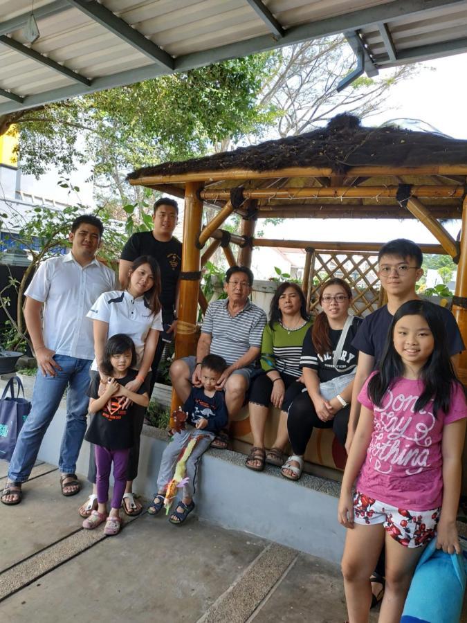 Inni Homestay Malang Esterno foto